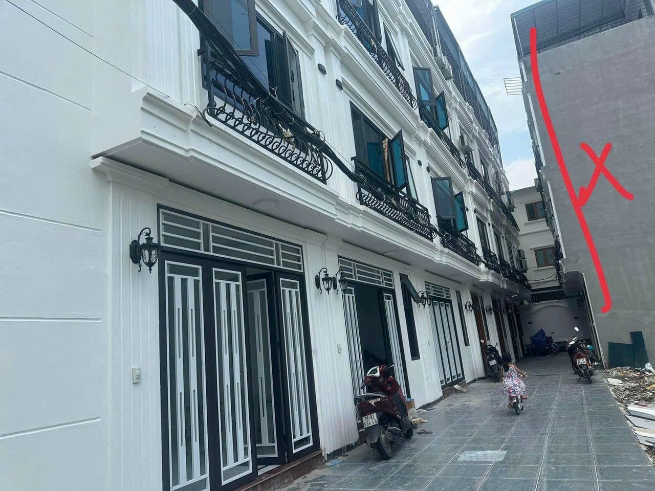 Cc gửi bán Nhà 3.5 tầng tại Tràng An, tt Chúc Sơn 40.8m2, 2.x tỷ, ô tô đỗ cửa - Ảnh 1